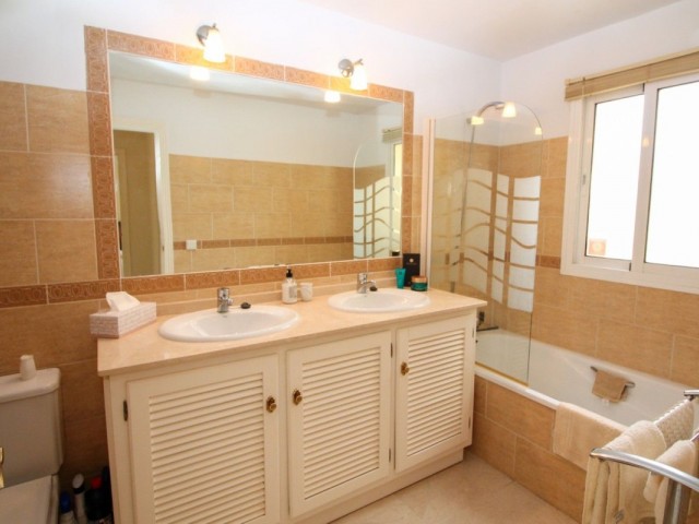 3 Makuuhuoneen Rivitalo Riviera del Sol