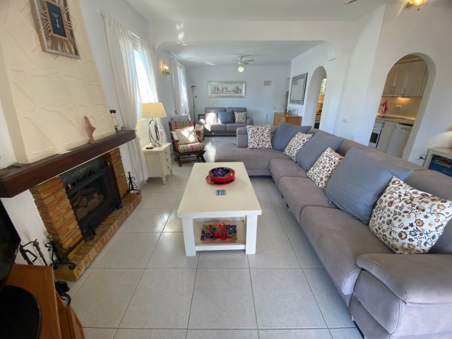2 Bedrooms Villa in Calahonda