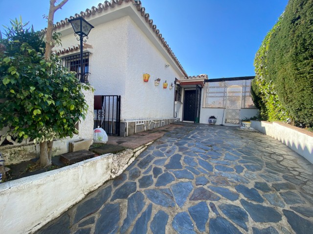 2 Bedrooms Villa in Calahonda