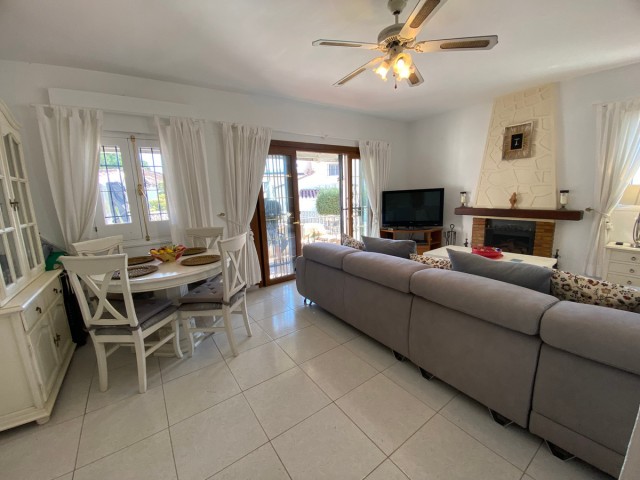 2 Bedrooms Villa in Calahonda