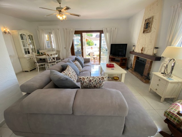 2 Bedrooms Villa in Calahonda