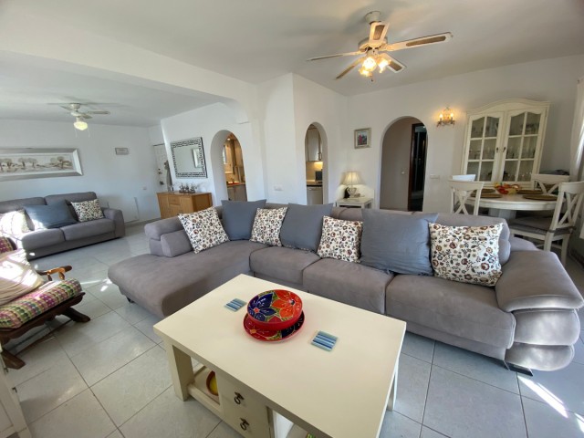 2 Bedrooms Villa in Calahonda