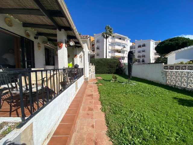 2 Bedrooms Villa in Calahonda