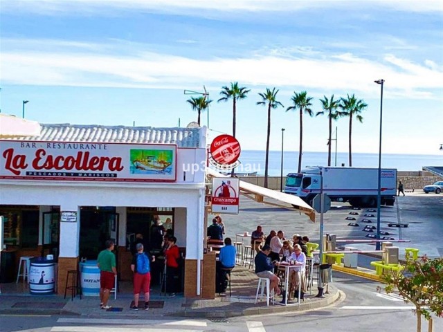 Ático con 4 Dormitorios  en Estepona