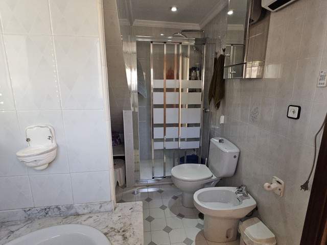 Villa con 4 Dormitorios  en Alhaurín de la Torre