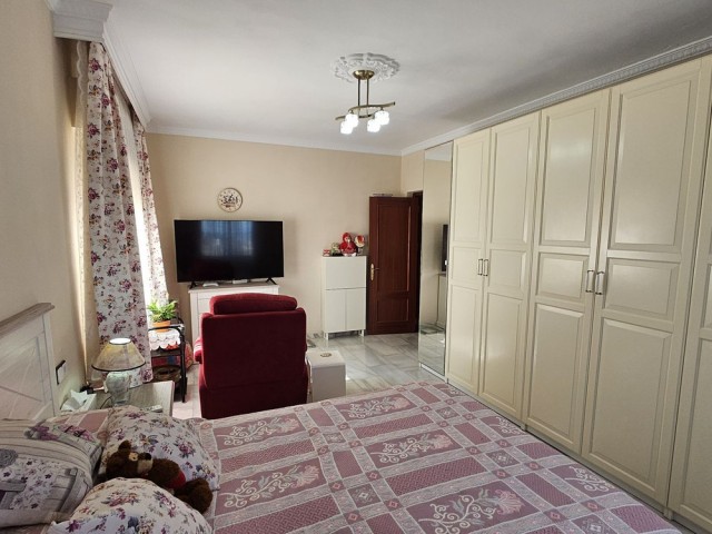 Villa con 4 Dormitorios  en Alhaurín de la Torre