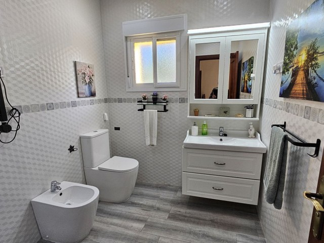 Villa con 4 Dormitorios  en Alhaurín de la Torre