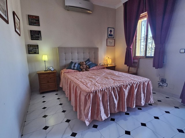 Villa con 4 Dormitorios  en Alhaurín de la Torre