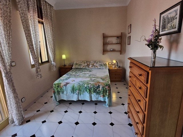 Villa con 4 Dormitorios  en Alhaurín de la Torre