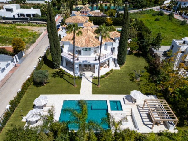 Villa, Nueva Andalucia, R5024245
