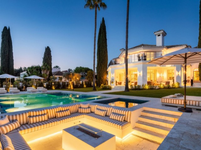 Villa, Nueva Andalucia, R5024245