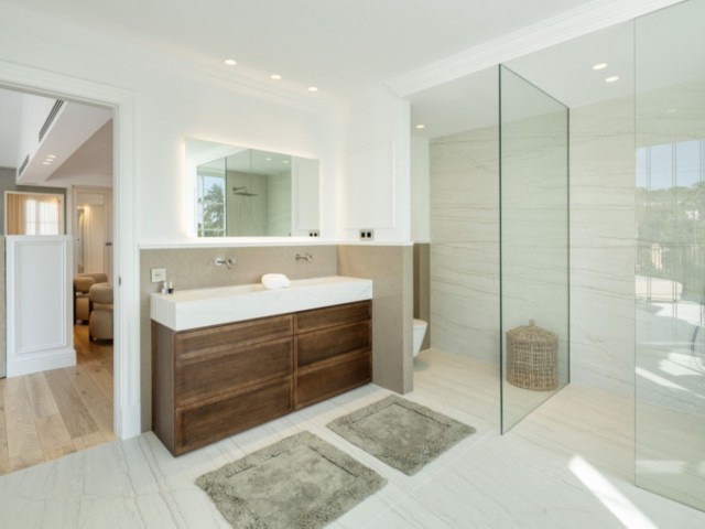 5 Slaapkamer Villa in Nueva Andalucía