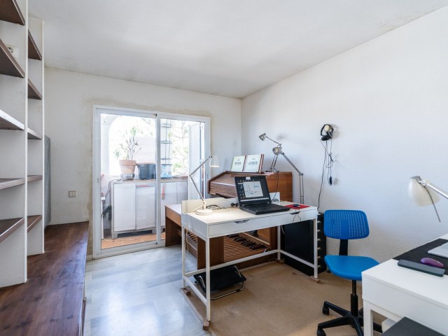 Apartment, Marbesa, R5034835