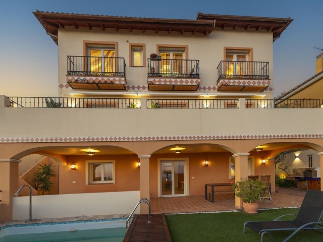 4 Bedrooms Villa in Benalmadena