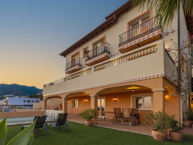 4 Bedrooms Villa in Benalmadena