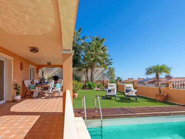4 Bedrooms Villa in Benalmadena