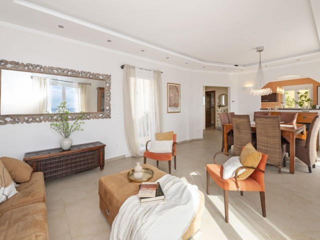 4 Bedrooms Villa in Benalmadena
