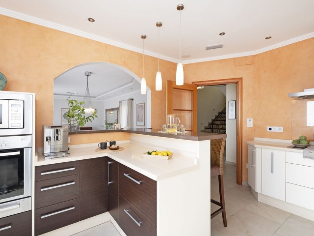 4 Bedrooms Villa in Benalmadena