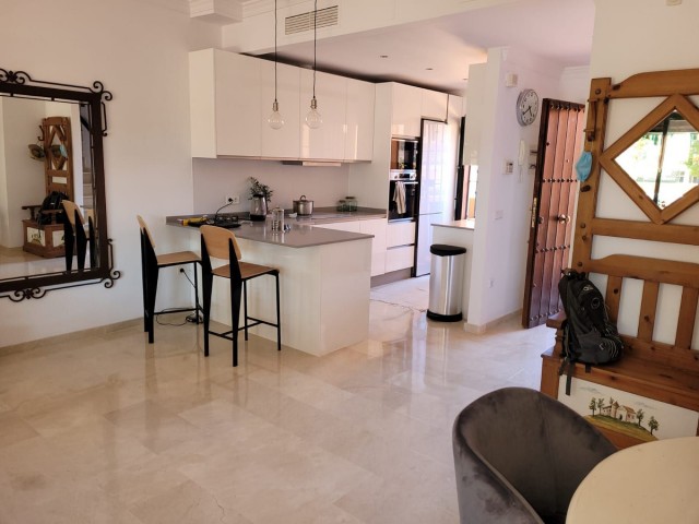 Apartamento, Elviria, R5038774