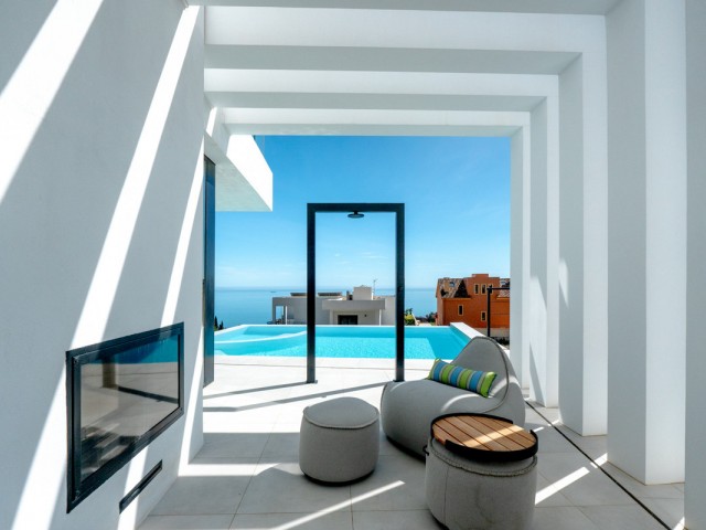 4 Bedrooms Villa in Benalmadena