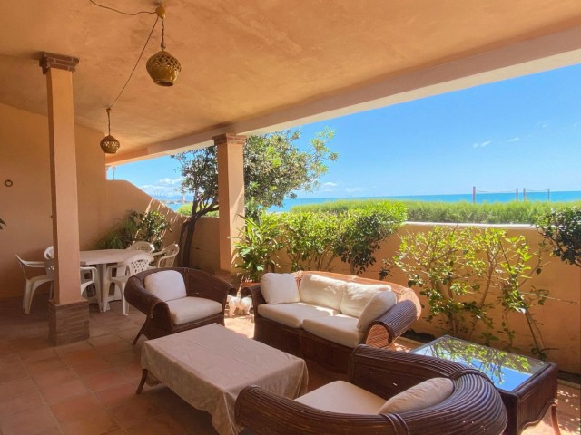 Adosado con 4 Dormitorios  en Casares Playa