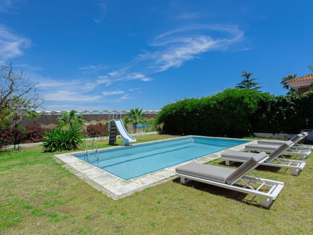 Villa, Nueva Andalucia, R5037583