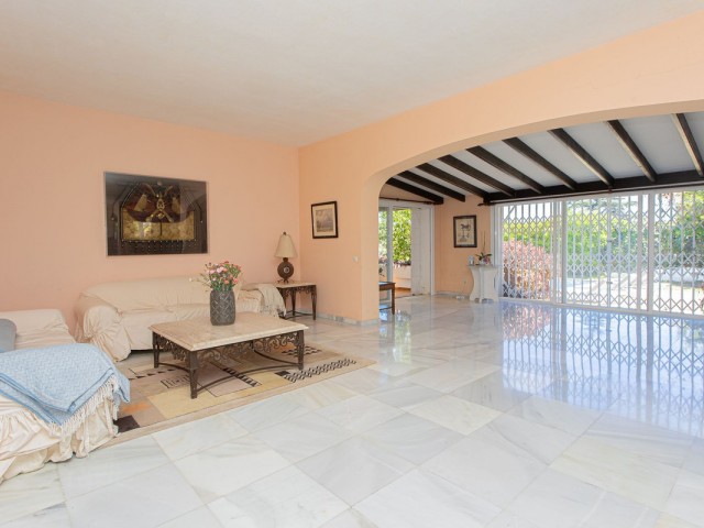 8 Slaapkamer Villa in Nueva Andalucía