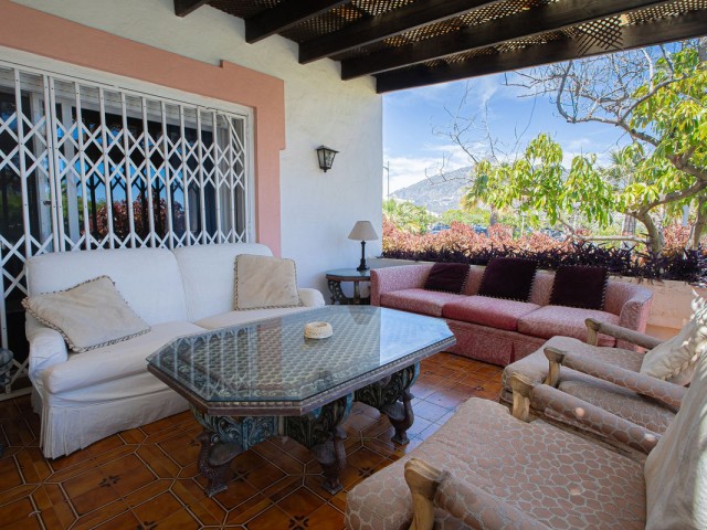 8 Slaapkamer Villa in Nueva Andalucía