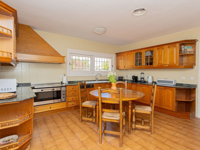 8 Slaapkamer Villa in Nueva Andalucía