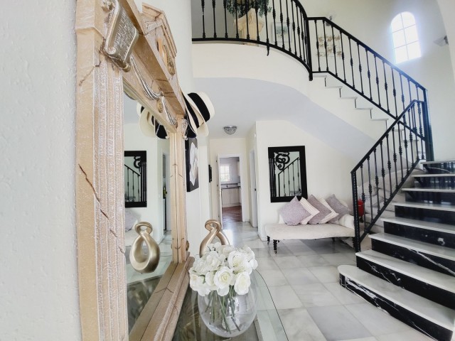 5 Bedrooms Villa in Riviera del Sol