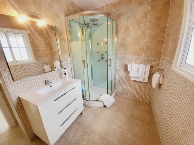 5 Bedrooms Villa in Riviera del Sol