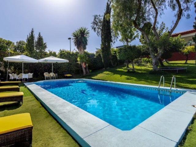 Villa avec 5 Chambres  à Marbella