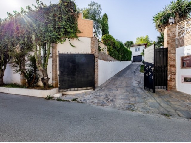 Villa avec 5 Chambres  à Marbella