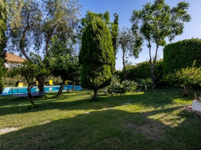 Villa avec 5 Chambres  à Marbella