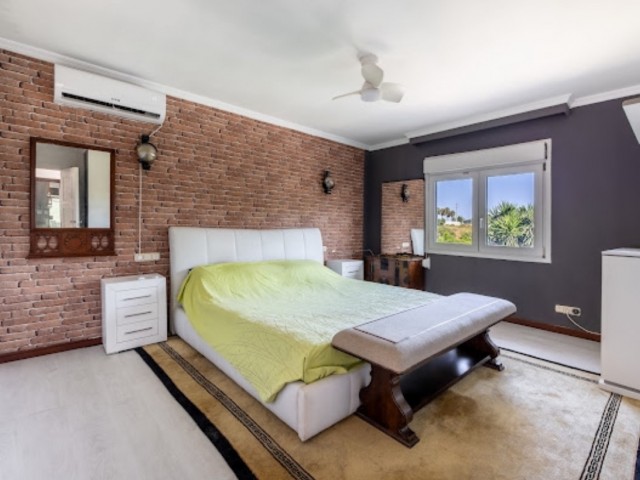 Villa avec 5 Chambres  à Marbella