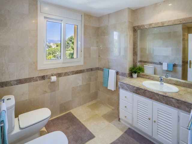 4 Sovrums Villa i Elviria
