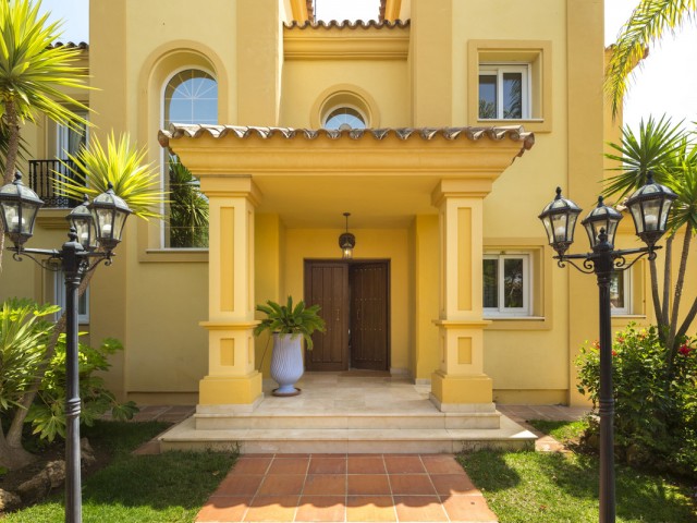 4 Sovrums Villa i Elviria