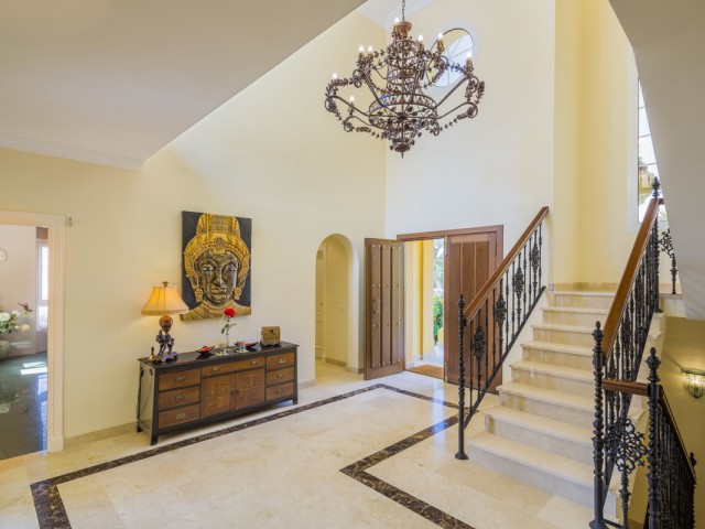 4 Soveroms Villa i Elviria