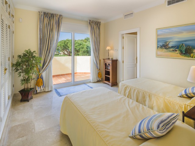 4 Soveroms Villa i Elviria