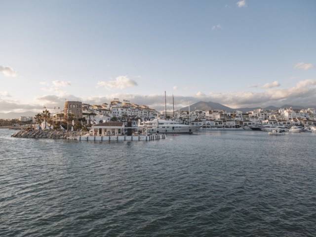 3 Makuuhuoneen Huoneisto Puerto Banús