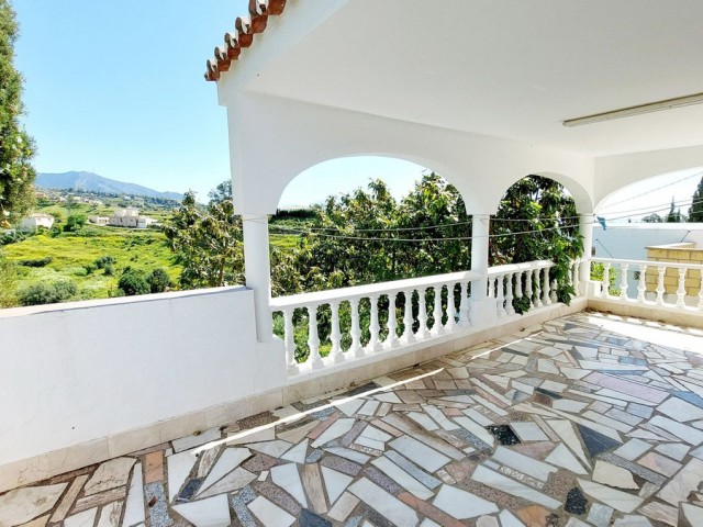 Villa con 5 Dormitorios  en Mijas