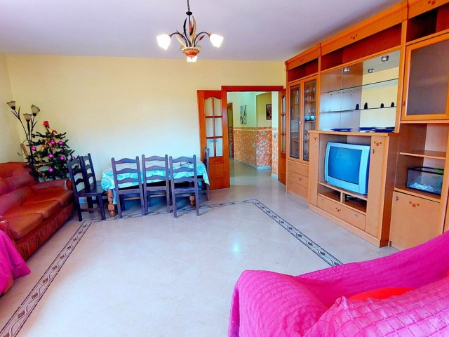Villa con 5 Dormitorios  en Mijas