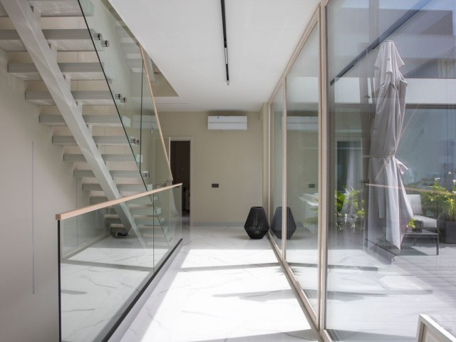 6 Bedrooms Villa in Benalmadena