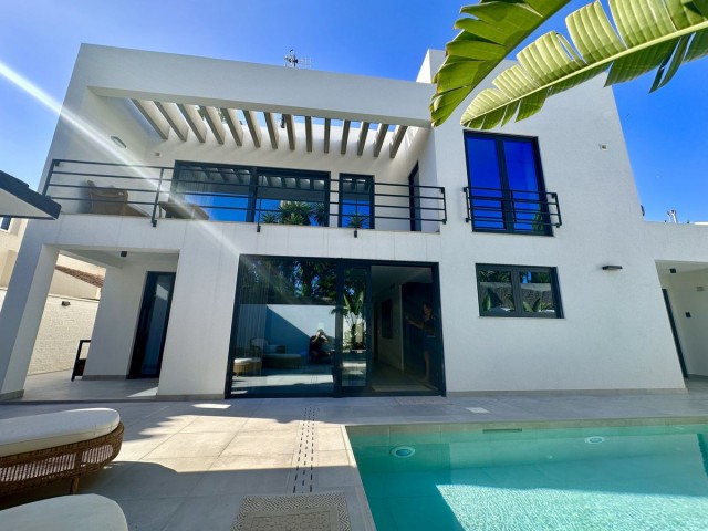 4 Soveroms Villa i Puerto Banús