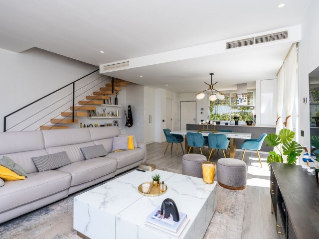 Adosado con 3 Dormitorios  en Cancelada