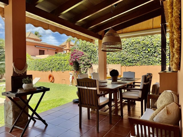 Villa con 5 Dormitorios  en Sierrezuela