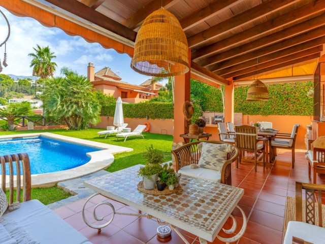 4 Schlafzimmer Villa in Sierrezuela