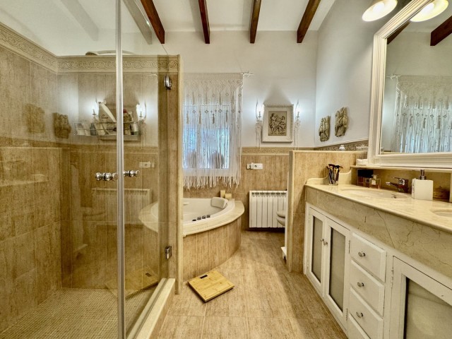 4 Schlafzimmer Villa in Sierrezuela