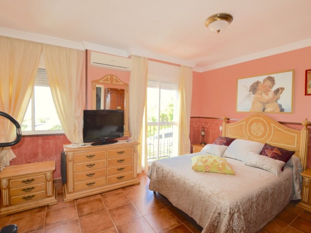 4 Schlafzimmer Reihenhaus in Altos de los Monteros
