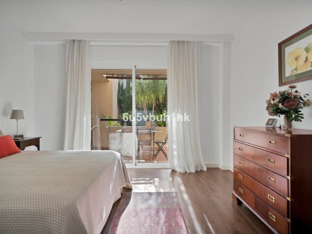 Apartamento con 3 Dormitorios  en Nagüeles